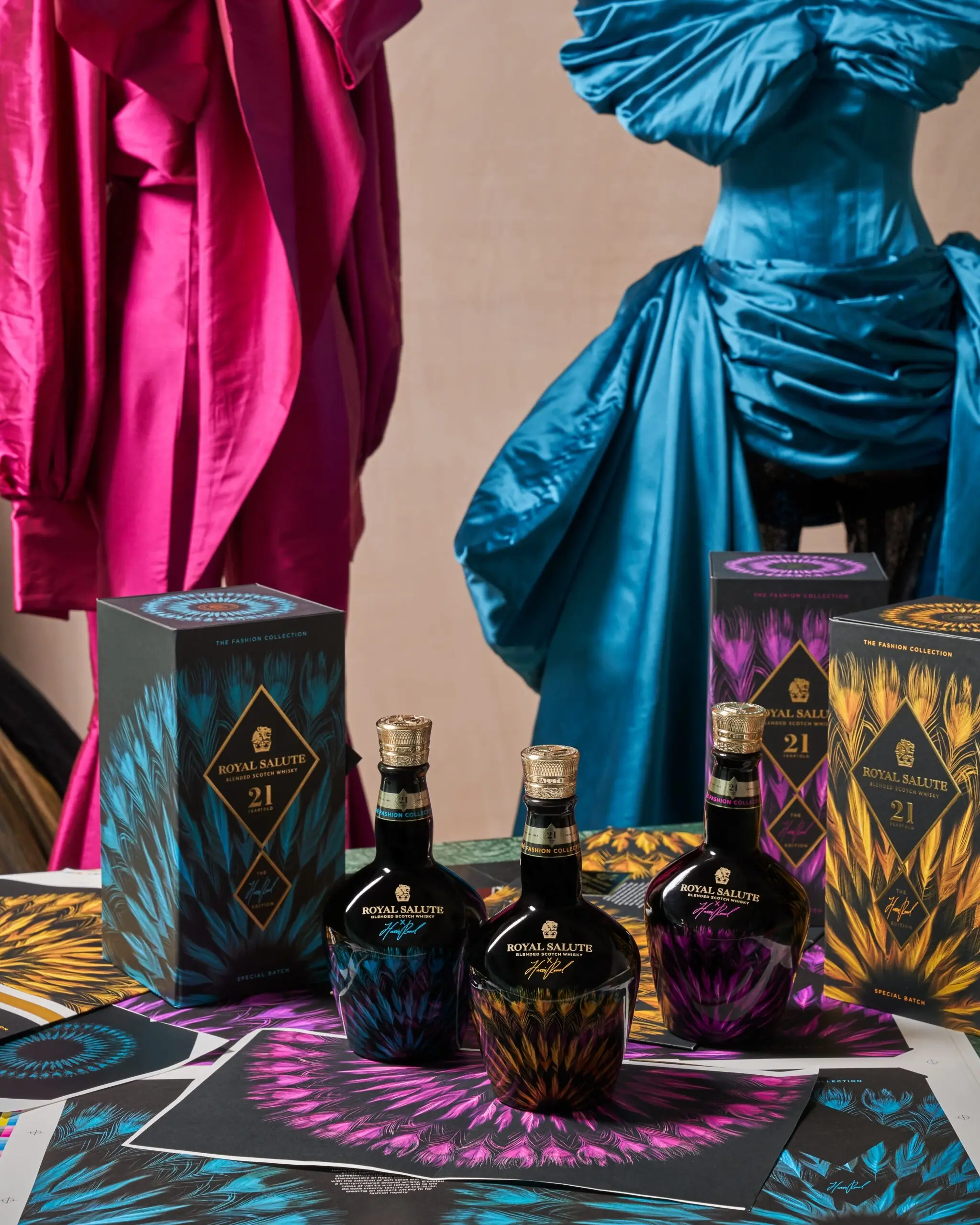 皇家禮炮21年調和式蘇格蘭威士忌新奢時尚系列第三代(燦金羽冠&耀紫羽冠)